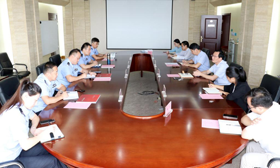 �����й����ָ������־��쵼������У�μ����簲ȫ��̸��